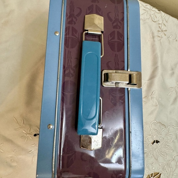 Star Wars THE MANDALORIAN LUNCH BOX - Picture 5 of 5